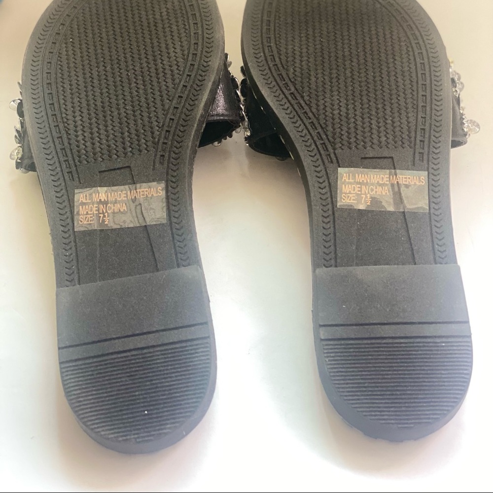 Wild Diva Lounge sandals - Picture 2 of 5